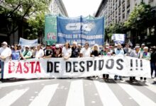 Trabajadores estatales argentinos marcharon contra los despidos