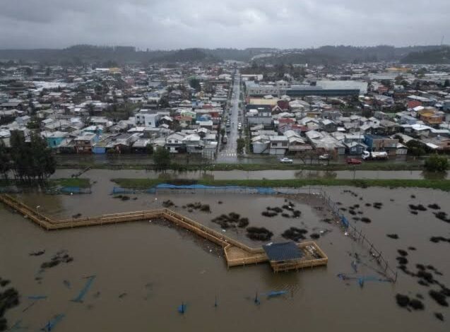 Temporal en Chile deja tres muertos y 400 mil hogares sin electricidad