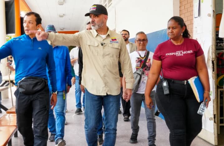 Ministro Padrino López: Venezuela tiene sus alimentos asegurados 