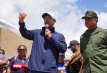 Ministro Héctor Silva lidera encuentro con el sector minero en Las Claritas