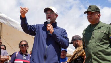 Ministro Héctor Silva lidera encuentro con el sector minero en Las Claritas