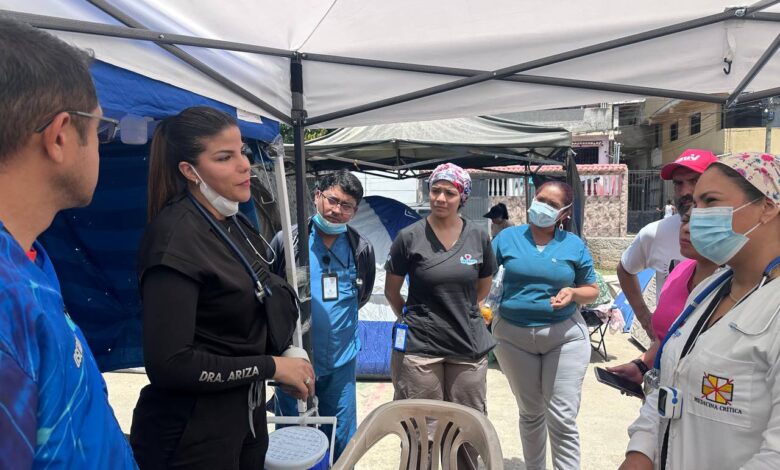 Brigada solidaria Comuna o Nada recorre Comunas de Caraballeda