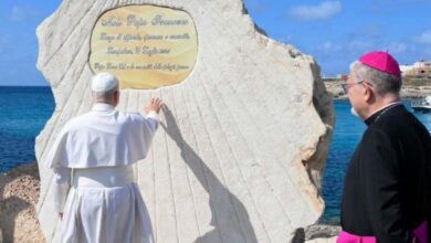 Papa León XIV llamó en Lampedusa a enfrentar la deshumanización