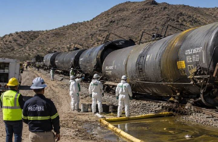 Descarrilamiento de tren en México provoca derrame de 60 mil litros de químico