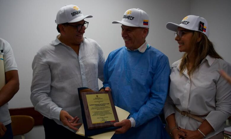 Senamecf otorga reconocimiento a forenses colombianos por su labor post sismos