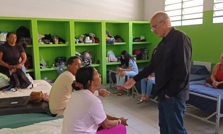 Ricardo Menéndez destaca despliegue del Estado venezolano para atender a familias afectadas por los sismos