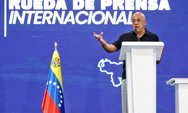 Jorge Rodríguez: escombros de edificios colapsados en La Guaira no serán lanzados al mar