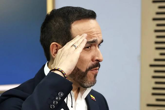 De la Espriella pide permiso para jurar en una base militar