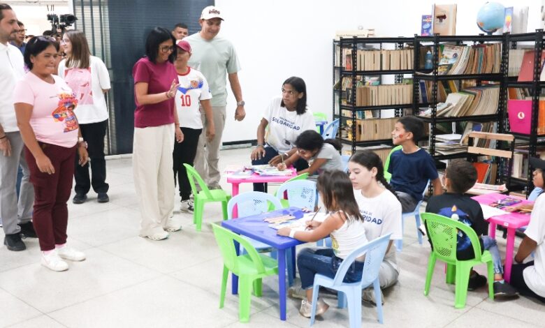 Delcy Rodríguez en Día del Niño: "Son la fuerza que impulsará el renacer de Venezuela"