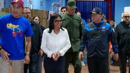 Mandataria (E) inspecciona inventarios de ayuda humanitaria internacional recibida por Venezuela tras terremotos