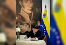 Nicaragua firma libro de condolencias y reitera apoyo a Venezuela
