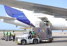 Venezuela recibe 40 toneladas de medicamentos de Brasil