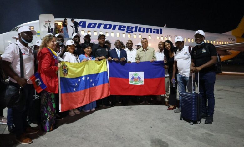 Arriba a Venezuela delegación médica y asistencia humanitaria de Haití