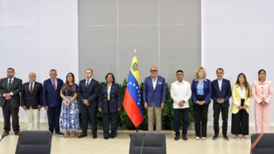 Gobierno venezolano y exdiputados opositores acuerdan metodología de trabajo tras inicio de diálogo en Caracas