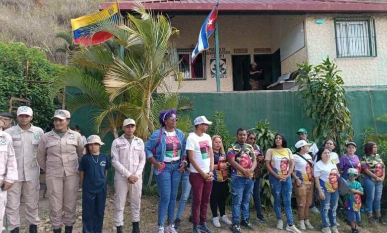 Siembran árboles por centenario de Fidel en el Waraira Repano en Caracas