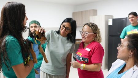 Presidenta Rodríguez inaugura albergue de Misión Nevado para atender a 400 mascotas rescatadas tras sismos