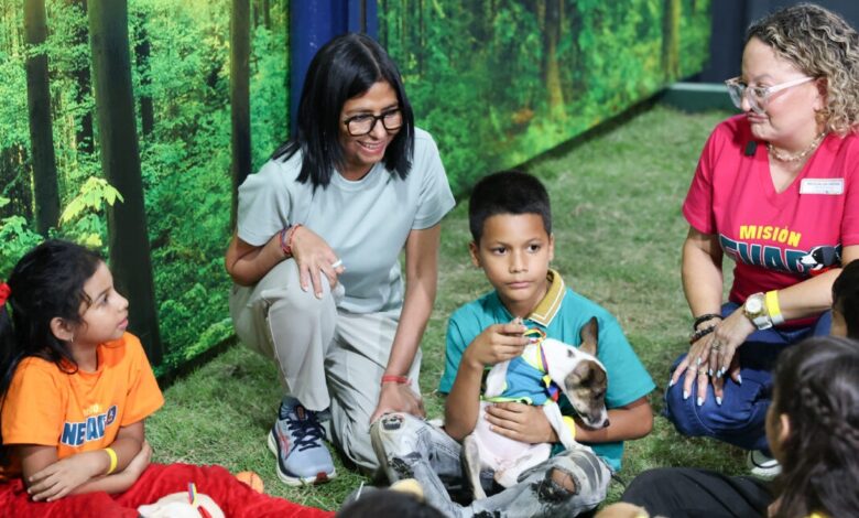 Presidenta Rodríguez inaugura albergue de Misión Nevado para atender a 400 mascotas rescatadas tras sismos