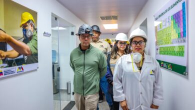 Ministro Héctor Silva inauguró Laboratorio Industrial y realiza entrega de maquinarias en Minerven