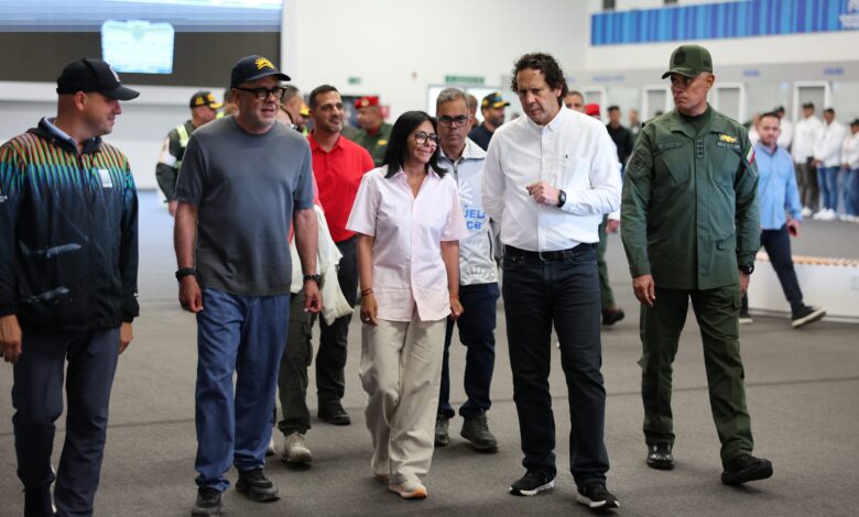 Delcy Rodríguez supervisó operaciones en los terminales temporales del Aeropuerto Internacional de Maiquetía