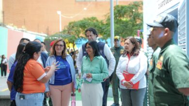 Presidenta Rodríguez entrega en Caracas 212 viviendas rehabilitadas por Plan Venezuela Renace