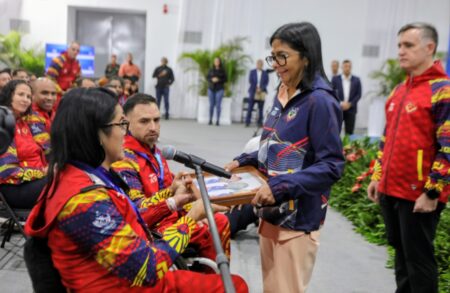 Presidenta Rodríguez reconoce a atletas por brillante participación en CAC y Parasuramericanos 2026