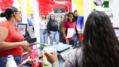 Presidenta Rodríguez entrega en Caracas el Súper Abasto Mercal número 200 rehabilitado
