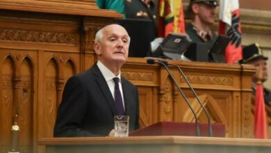 András Baka es elegido como presidente de Hungría