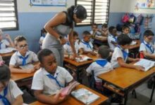 Cuba iniciará año escolar pese a dificultades agravadas por bloqueo de EE. UU.
