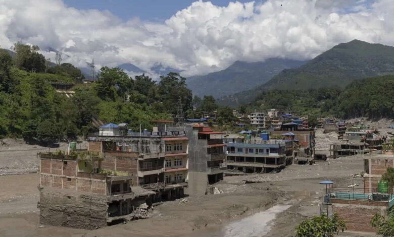 Alrededor de 1.500 personas desaparecidas tras riada en Nepal - China