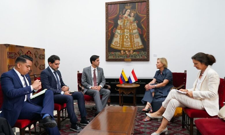 Venezuela revisa agenda bilateral con Países Bajos, Polonia y Serbia