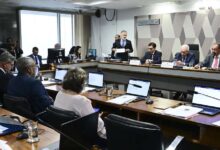 Comisión de Senado brasileño aprueba fin de jornada laboral 6×1