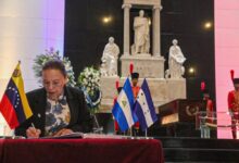 Nicaragua y Honduras rinden tributo a El Libertador Simón Bolívar en fecha patria