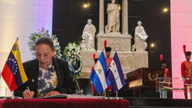 Nicaragua y Honduras rinden tributo a El Libertador Simón Bolívar en fecha patria