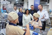 Presidenta Rodríguez visitó planta de producción de la empresa de cosméticos Valmy, en Caracas