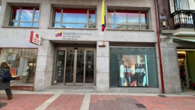 Embajada de Venezuela evalúa convenios de becas para educación superior en España