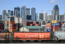 EE.UU. impone aranceles del 50% a más productos canadienses