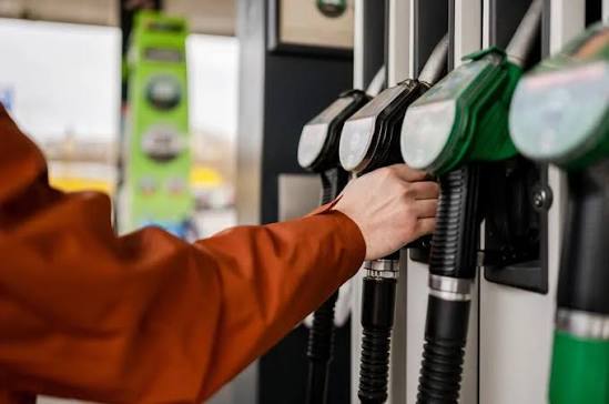 La gasolina en Países Bajos batió este lunes récord histórico con 2,73 euros por litro