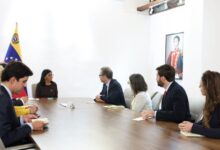 Delcy Rodríguez recibe en Caracas a altos representantes de Human Rights Watch