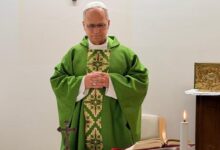 Papa León XIV sale del Policlínico Gemelli tras cirugía por adenocarcinoma de pulmón
